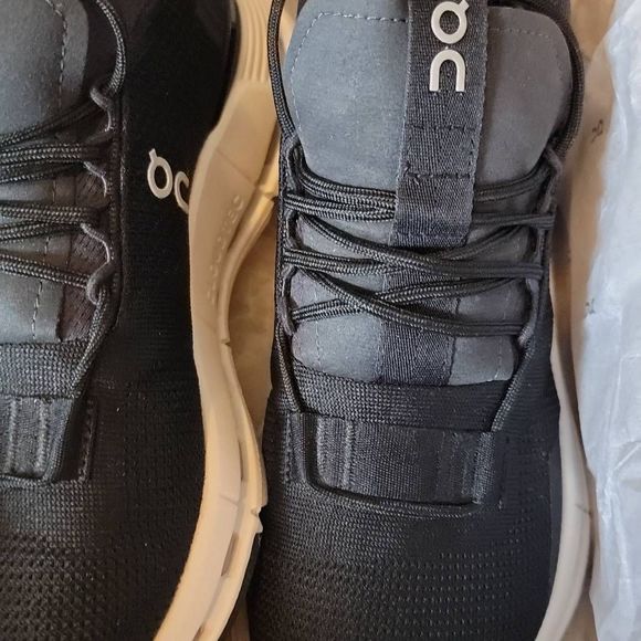 On running WOMEN'S ON CLOUDNOVA, PHANTOM/WHITE, 6 B MEDIUMBox as isNew - Picture 4 of 7